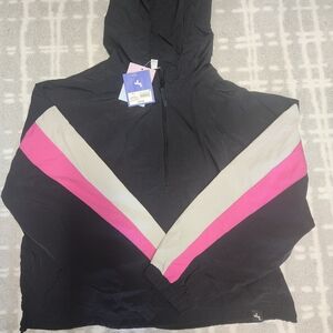 Cropped wind breaker